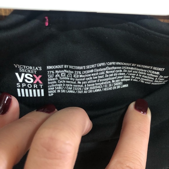 Victoria’s Secret sport size small black capri leggings - Picture 9 of 9